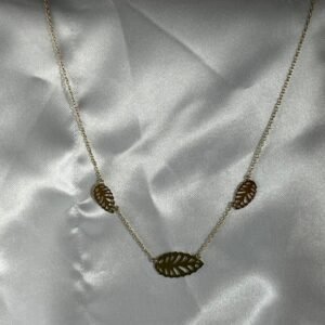 Collar de Oro Puro con Dijes de Hojas