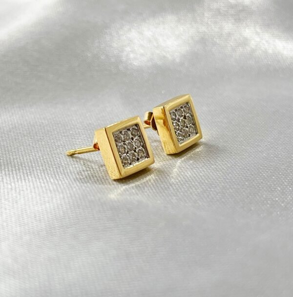 Aros Cuadrados de Oro Amarillo con Diamantes 1