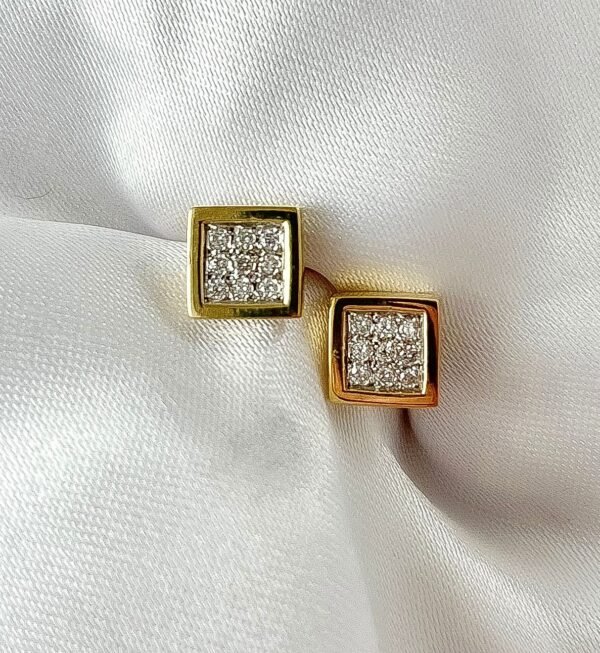 Aros Cuadrados de Oro Amarillo con Diamantes 2