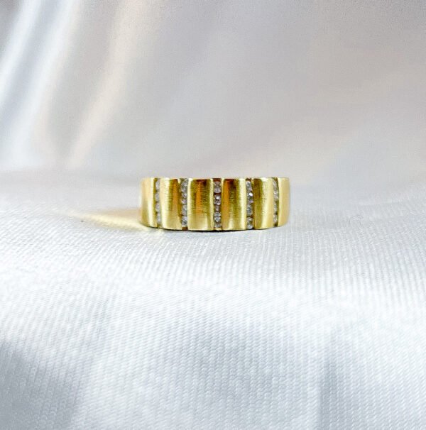 Anillo de oro amarillo con 20 diamantes 4