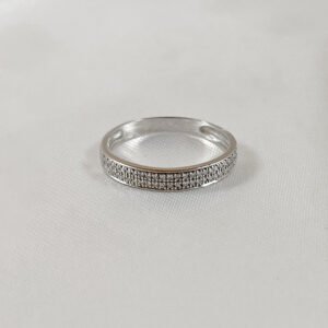 Anillo de oro blanco con doble corrida de diamantes