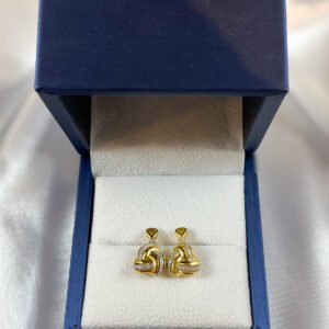 Aros de oro amarillo en roseta con diamantes