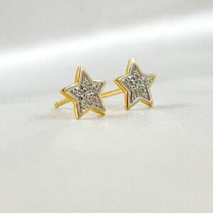aros de oro amarillo en forma de estrellas