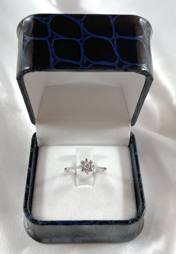 Anillo oro blanco con diamante principal 2