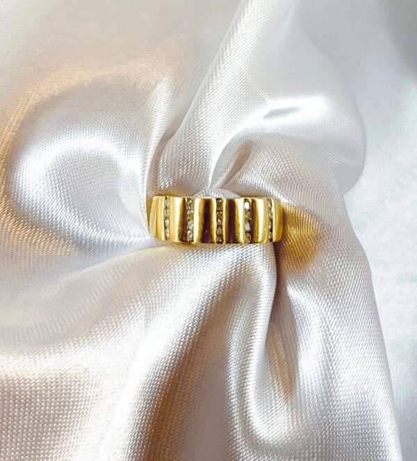 Anillo de oro amarillo con 20 diamantes 5