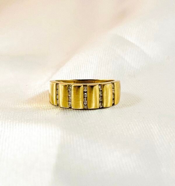 Anillo de oro amarillo con 20 diamantes 6