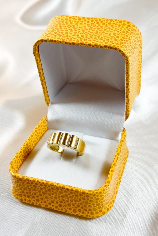 Anillo de oro amarillo con 20 diamantes 3