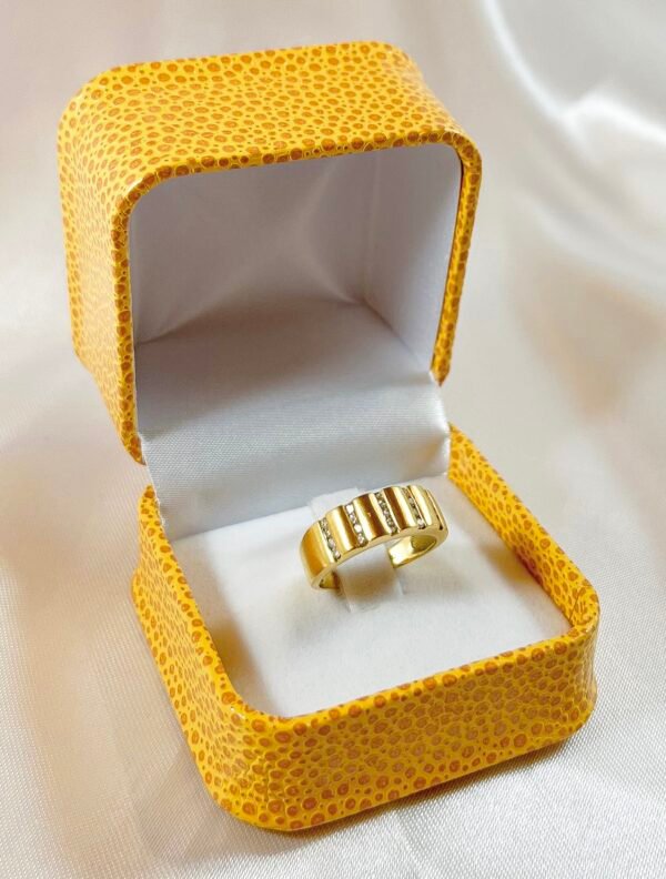 Anillo de oro amarillo con 20 diamantes 3