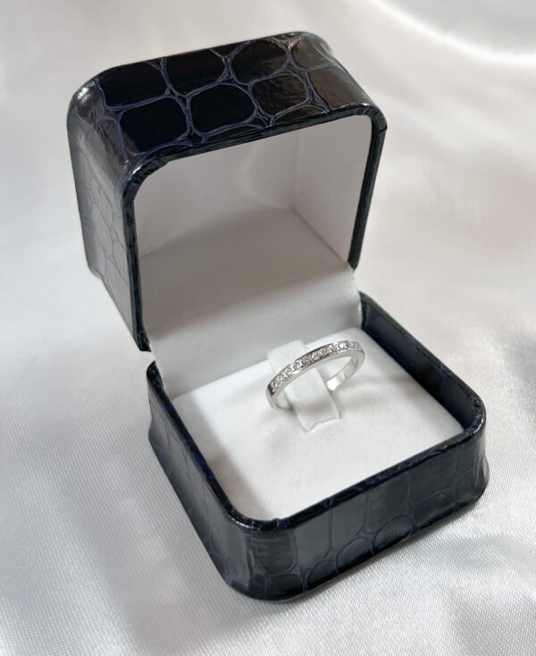 Anillo de Oro blanco con 14 diamantes 3